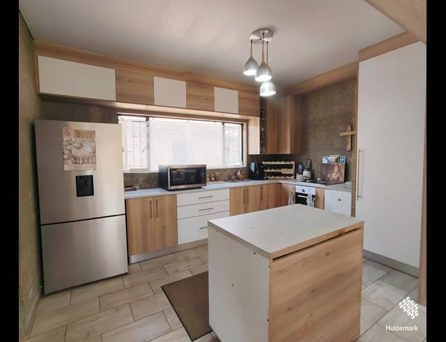 4 BEDROOM HOUSE FOR SALE IN ROODIA